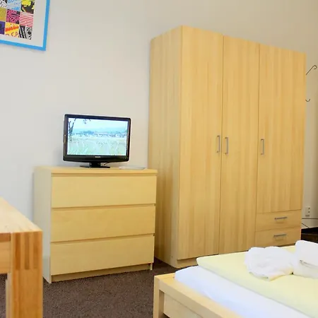 Pension Central Hostel Berlin-3